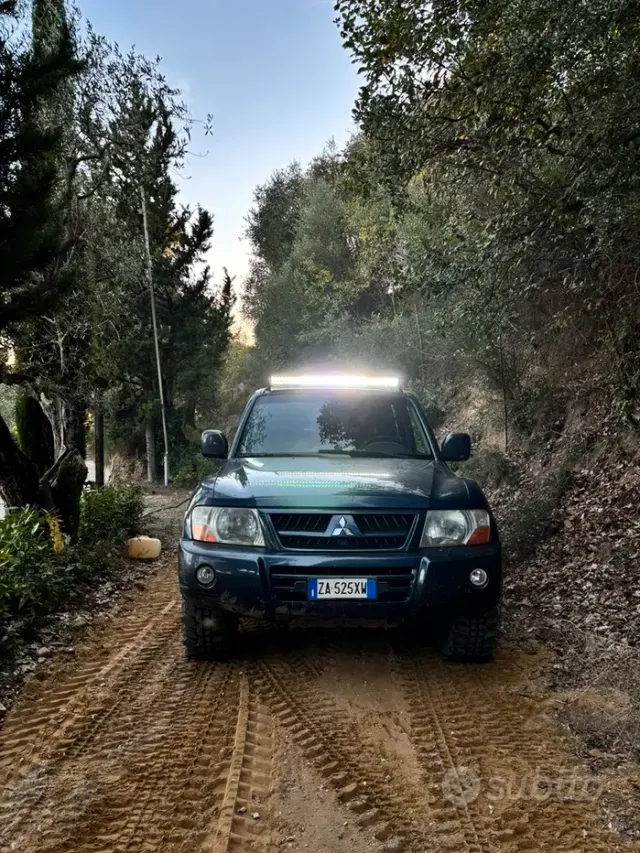 Mitsubishi Pajero (2000-2007)