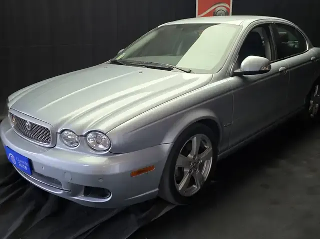 Jaguar X-Type