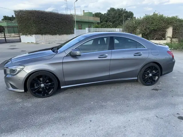 Mercedes-Benz CLA 220