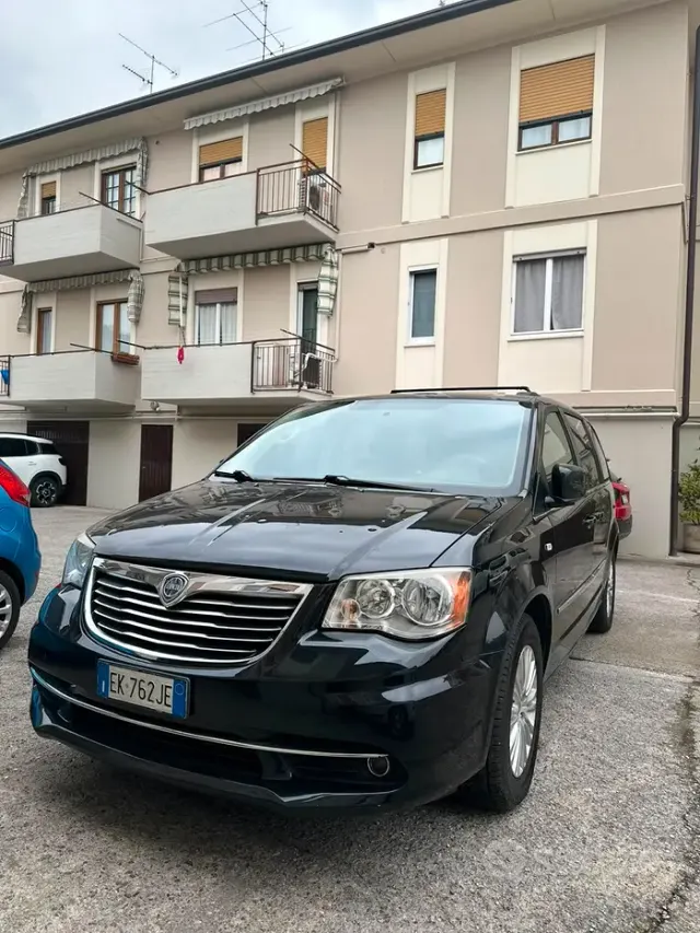 Lancia Voyager