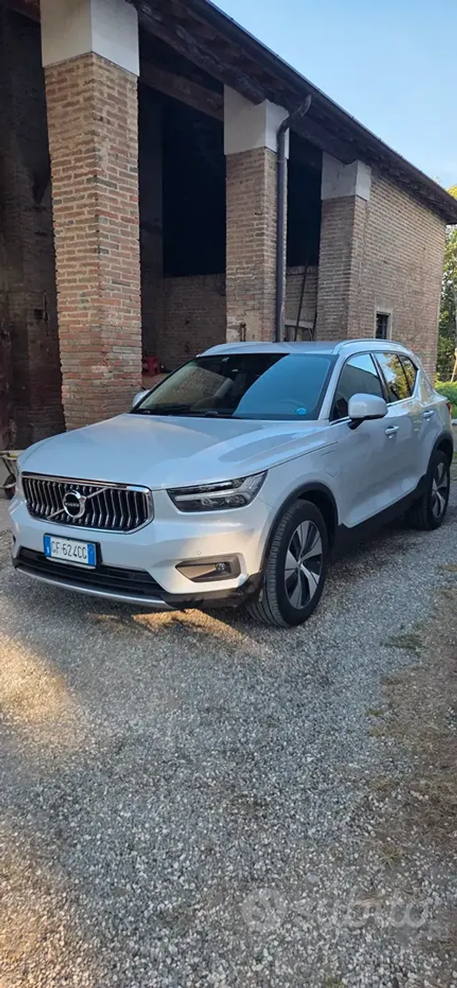 Volvo XC40 (2017-->)