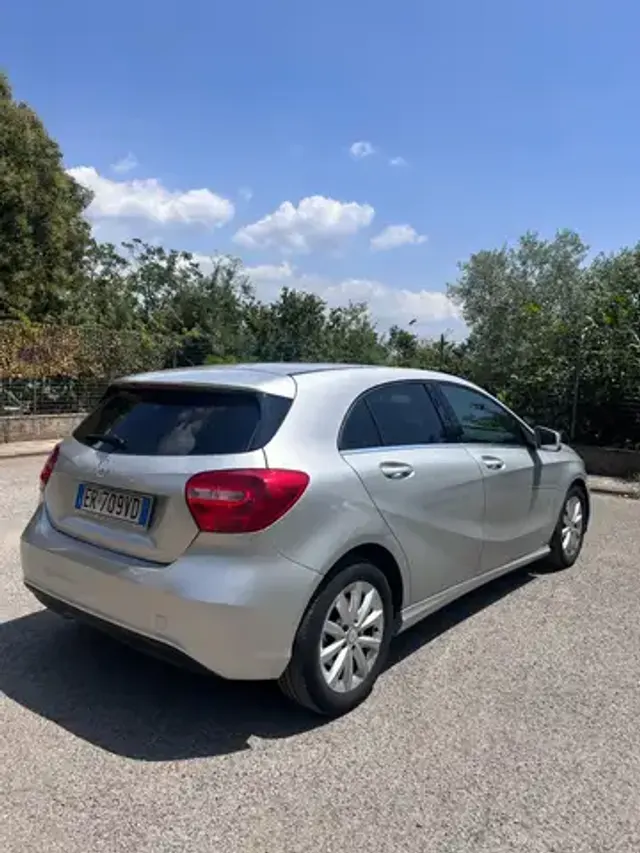 Mercedes-Benz A 180