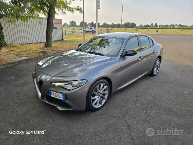 Alfa Romeo Giulia (2016)