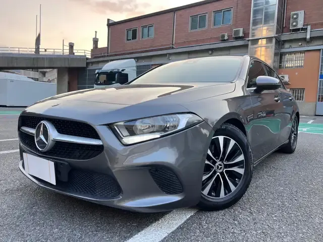 Mercedes-Benz A 180