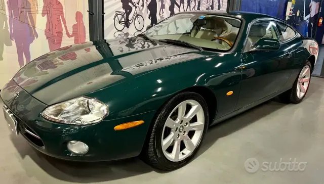 Jaguar XK8/XKR (X100)