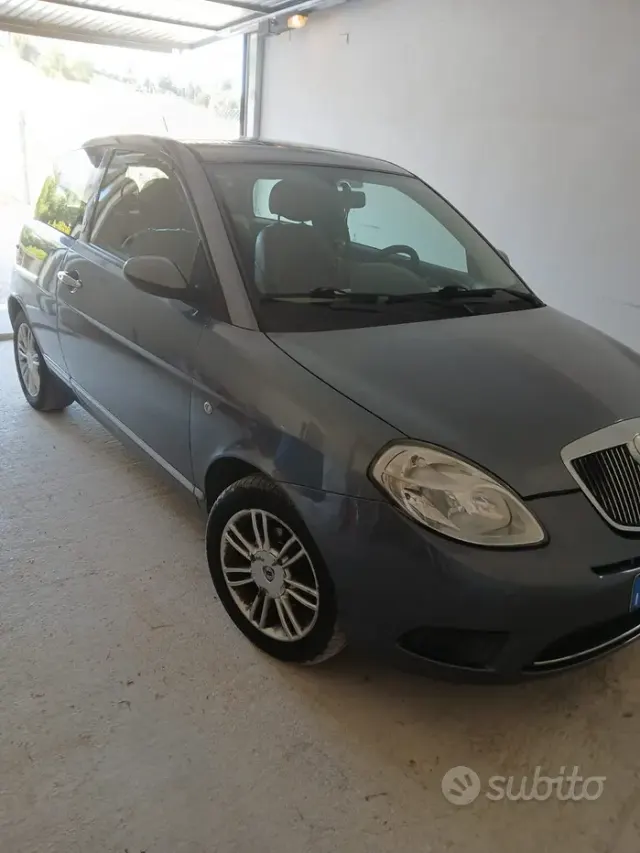 Lancia Ypsilon
