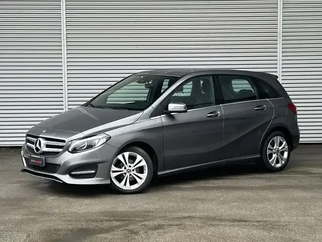 Mercedes-Benz B 180