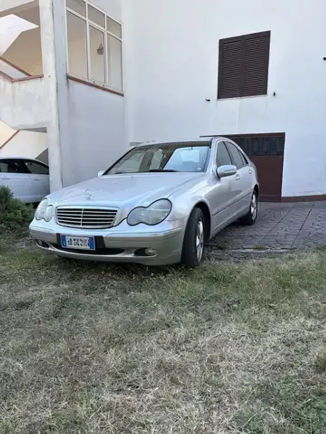Mercedes-Benz C 200