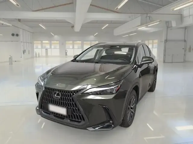 Lexus NX 450h+