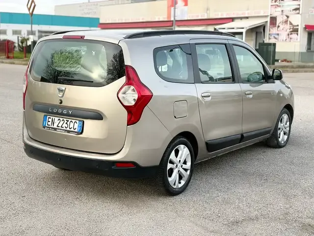 Dacia Lodgy
