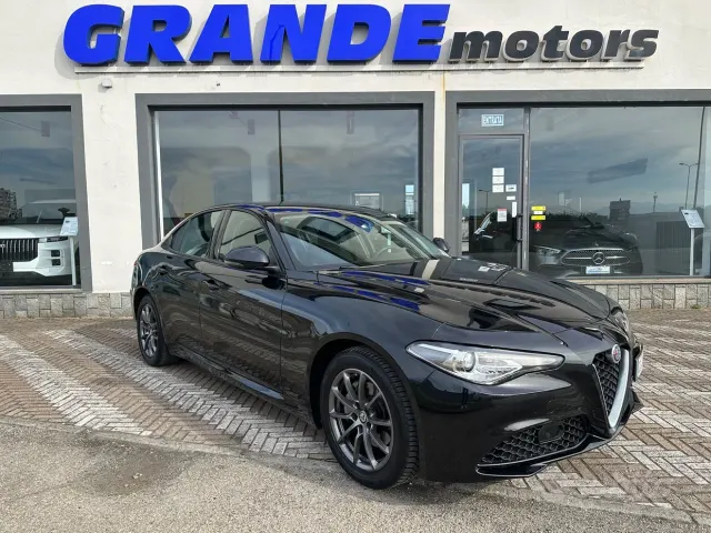 Alfa Romeo Giulia (2016)
