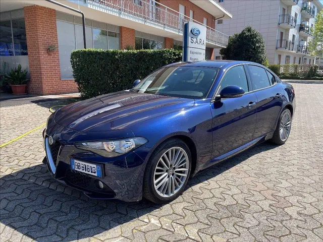 Alfa Romeo Giulia (2016)