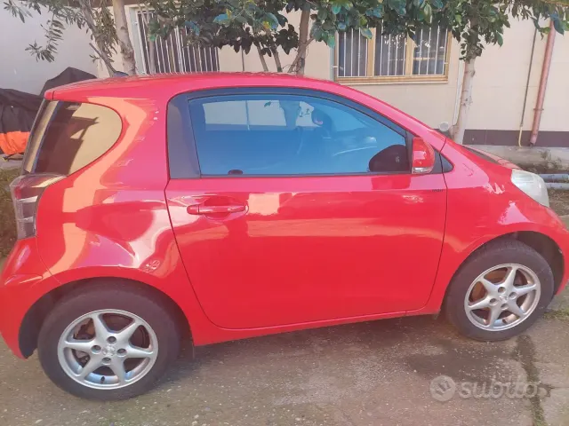 Toyota iQ