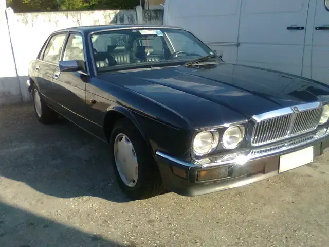 Jaguar XJ6