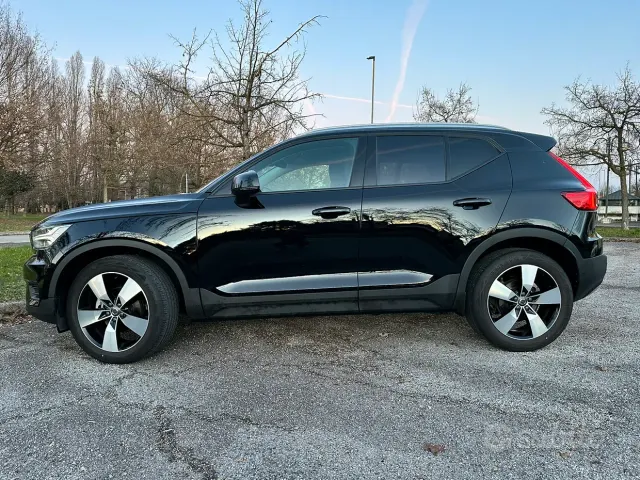Volvo XC40 (2017-->)