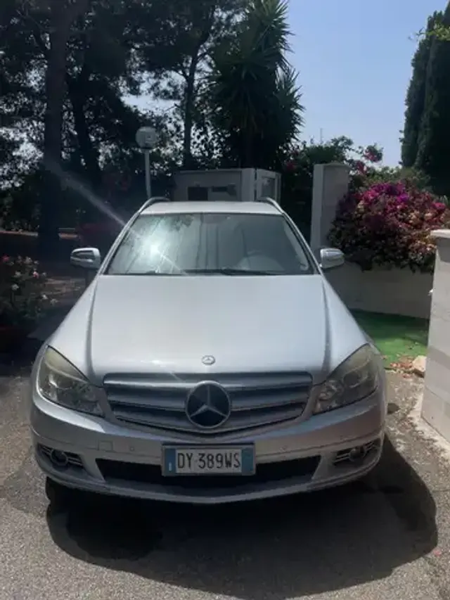 Mercedes-Benz C 220