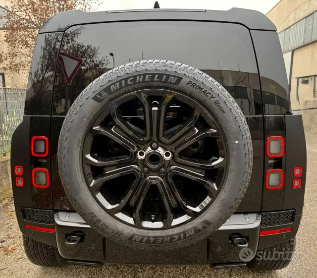 Land Rover Defender (2019)