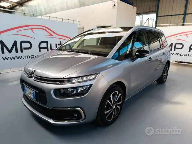 Citroen Grand C4 SpaceTour.