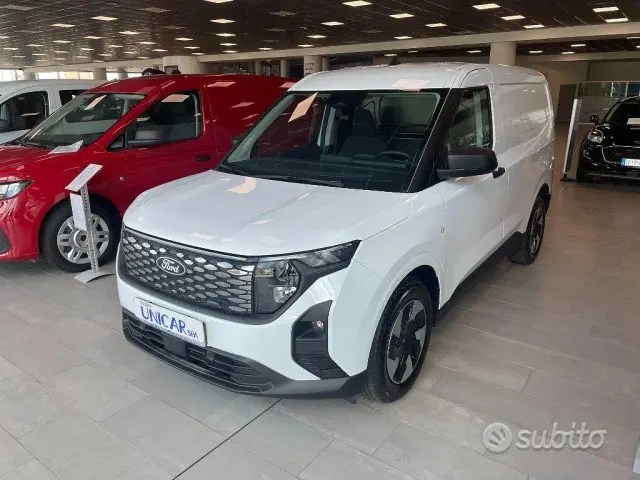 Ford E-Tourneo Courier