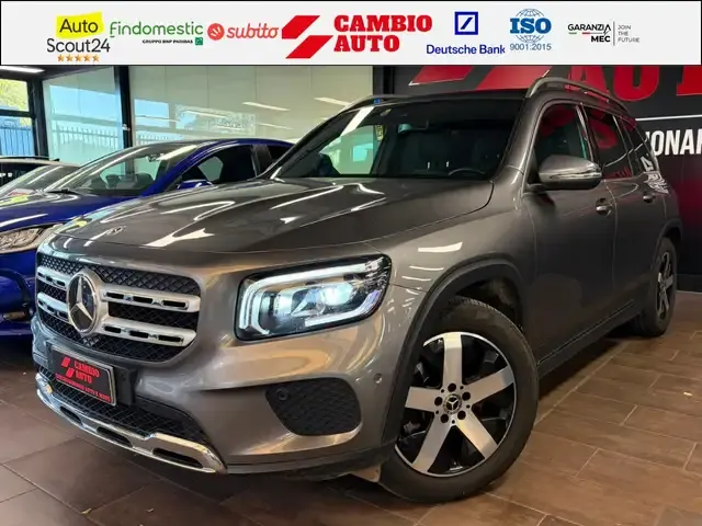 Mercedes-Benz GLB 200