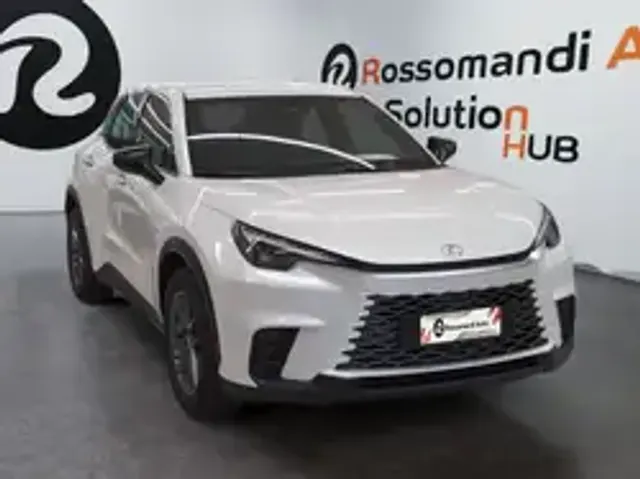 Lexus LBX