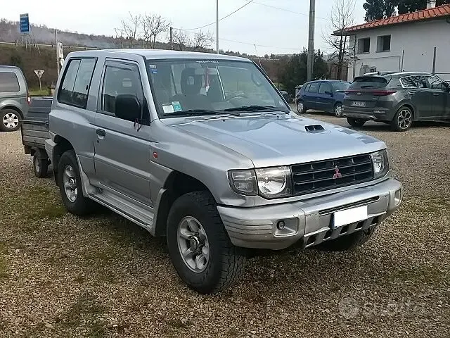 Mitsubishi Pajero (2000-2007)