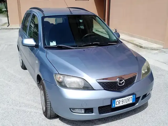Mazda 2
