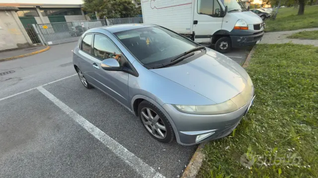Honda Civic 8ª serie