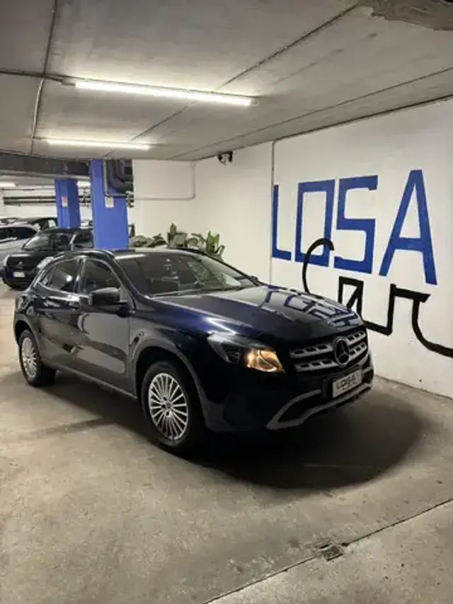 Mercedes-Benz GLA 180