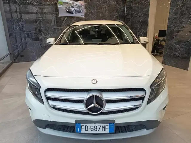 Mercedes-Benz GLA 200