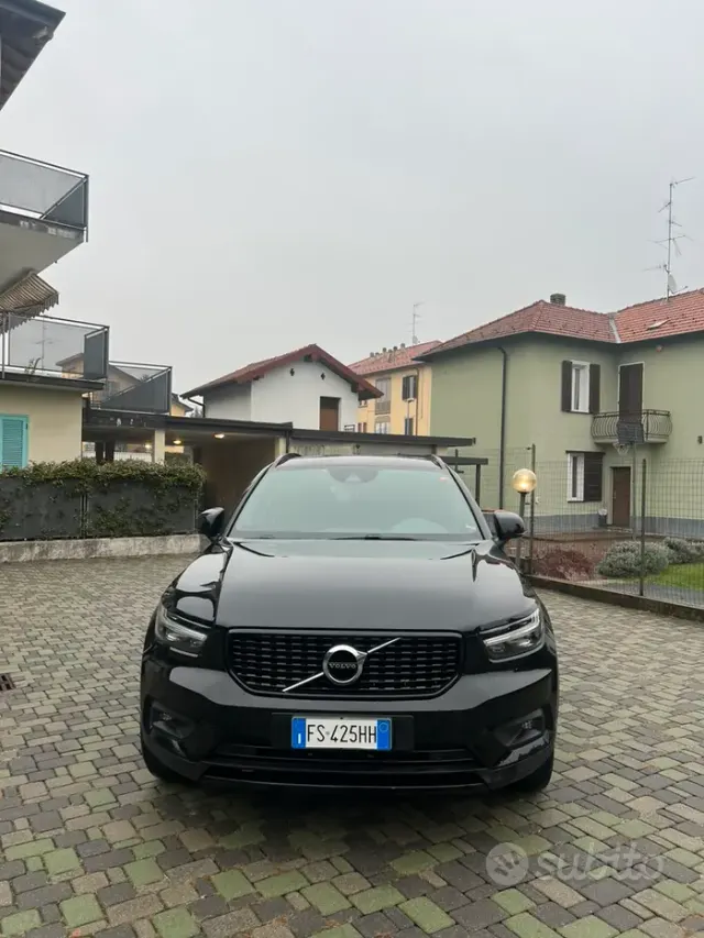 Volvo XC40 (2017-->)