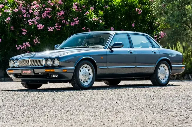 Jaguar XJ6