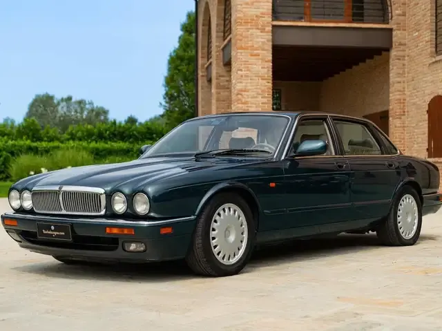 Jaguar XJ6