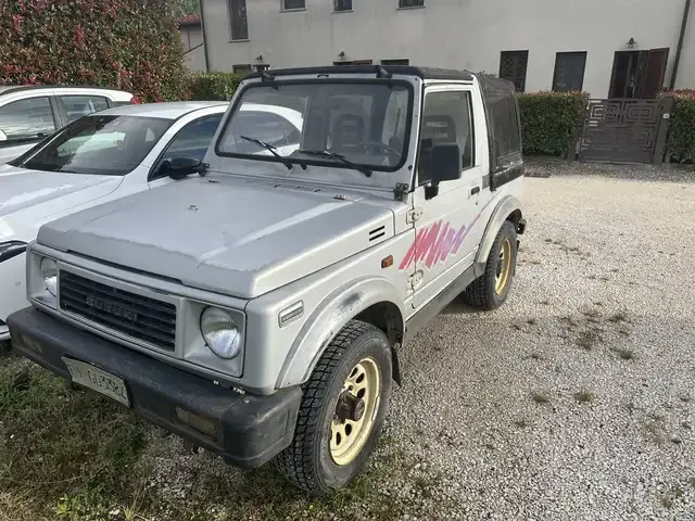Suzuki SJ Samurai