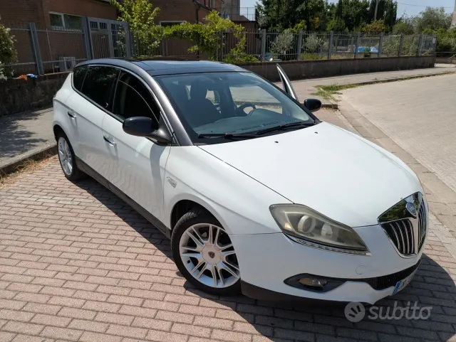 Lancia Delta (2008-2015)