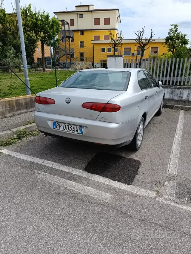 Alfa Romeo 166
