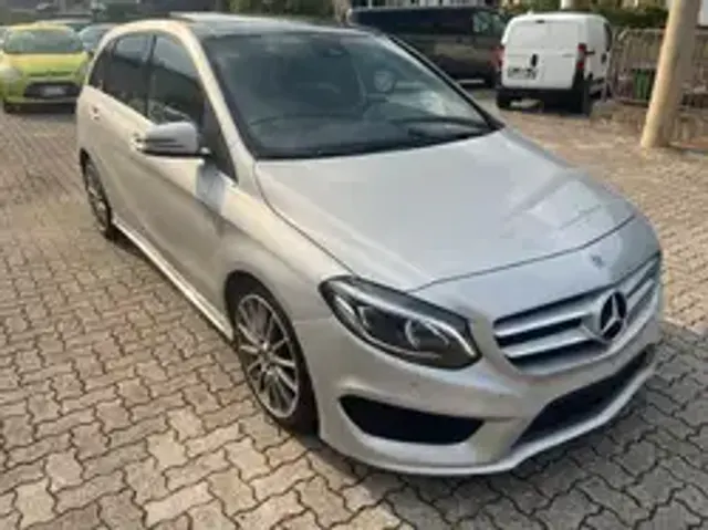 Mercedes-Benz B 200