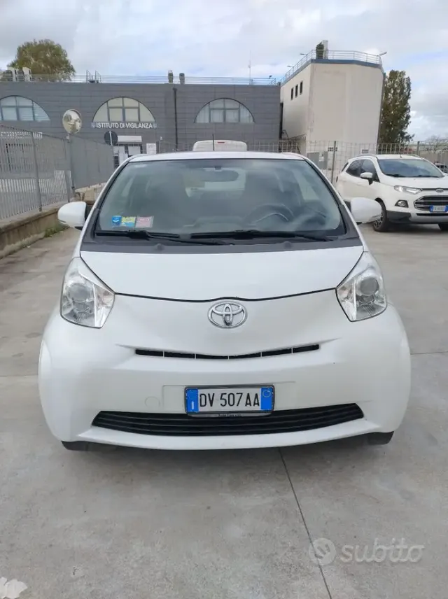 Toyota iQ