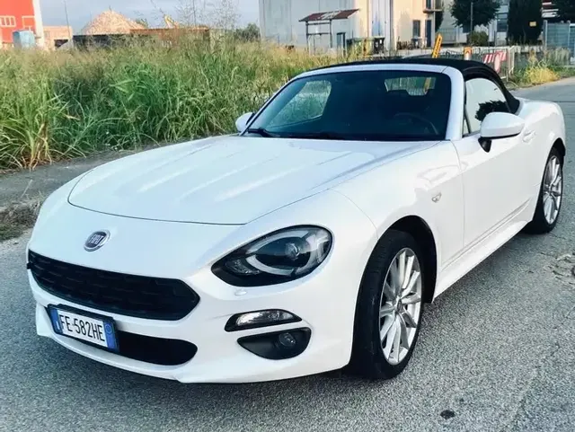 Fiat 124 Spider