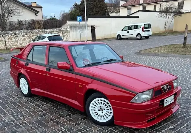 Alfa Romeo 75