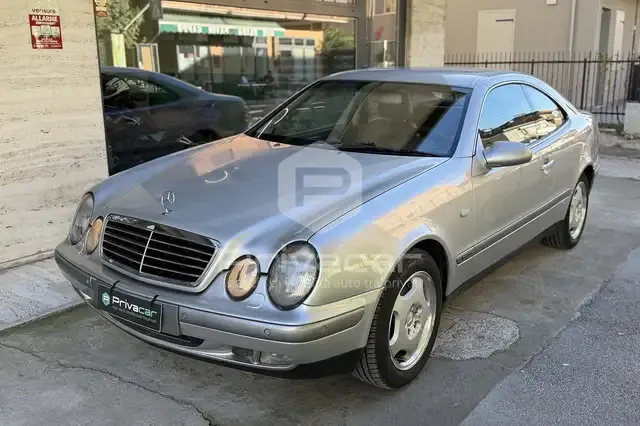 Mercedes-Benz CLK 230
