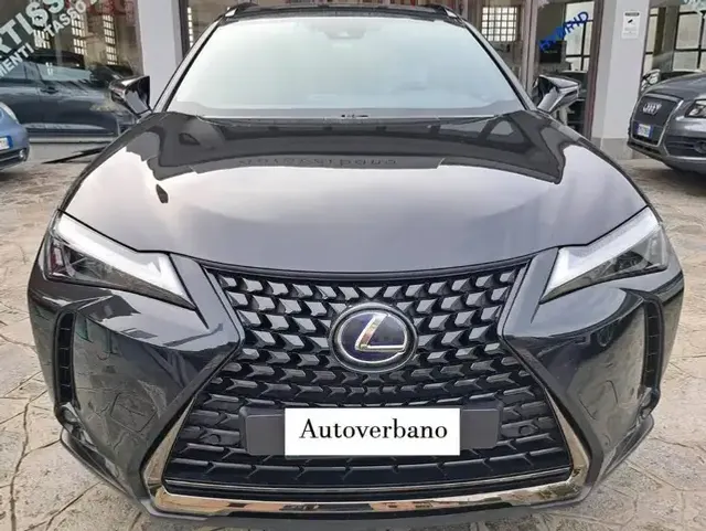 Lexus UX 200