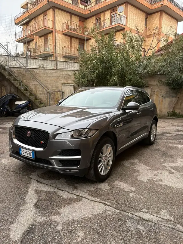 Jaguar F-Pace (X761)