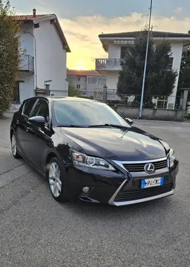 Lexus CT 200h