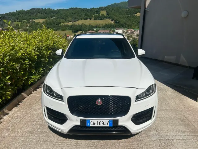Jaguar F-Pace (X761)