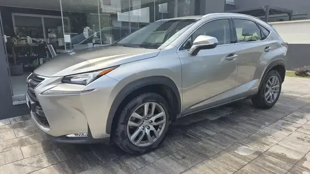 Lexus NX 300h
