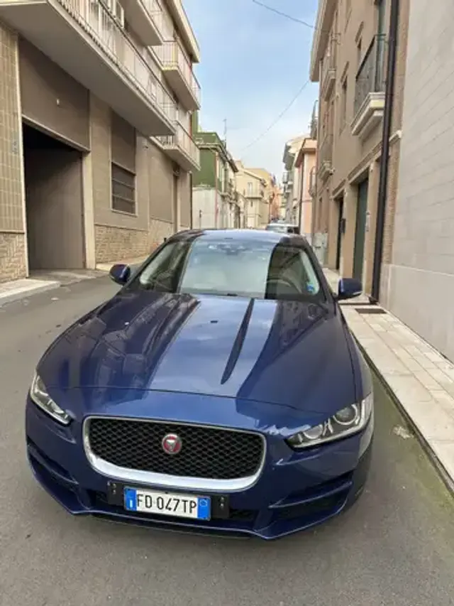 Jaguar XE