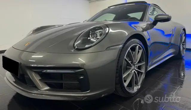 Porsche 911 (992)