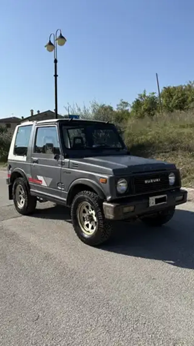 Suzuki SJ Samurai