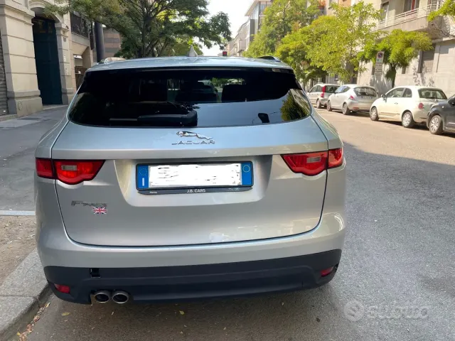 Jaguar F-Pace (X761)